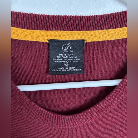 The Flash Mens Maroon TV Series Logo Lightweight Jacquard Sweater X-Large DC - Picture 3 of 6